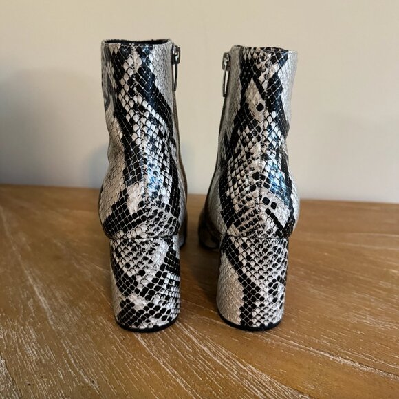 Marc Fisher Snakeskin Bootie Size 7.5 Pointed Toe Side Zip 3″ Heel Ankle Boot - Picture 7 of 10